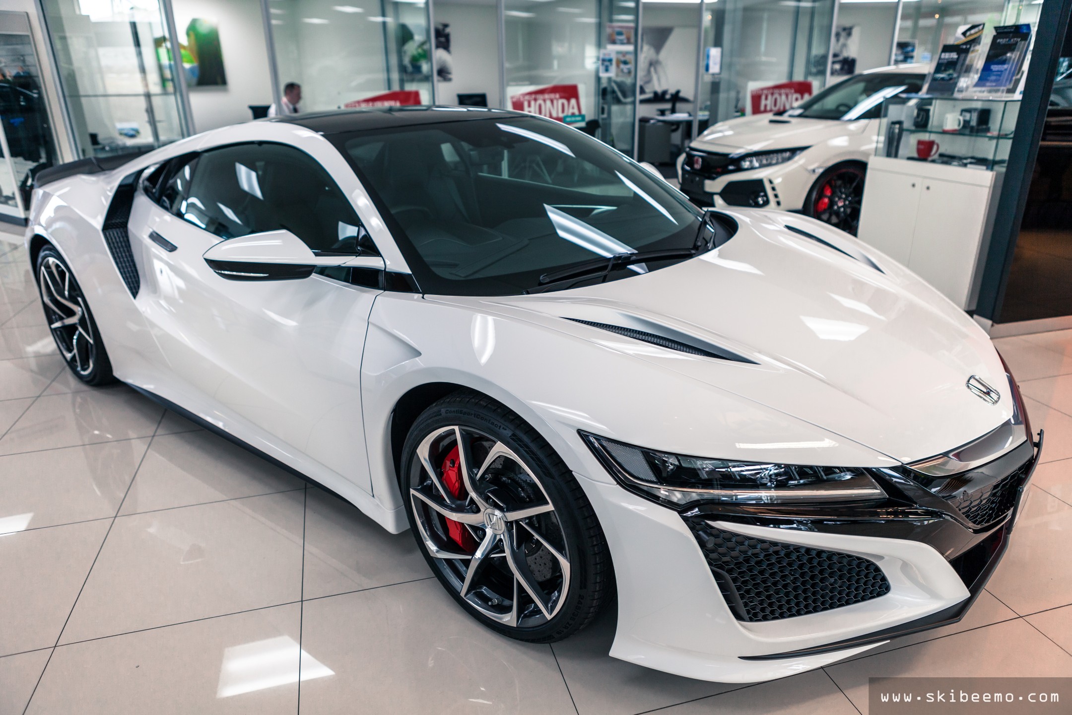 Acura NSX 2015 белая